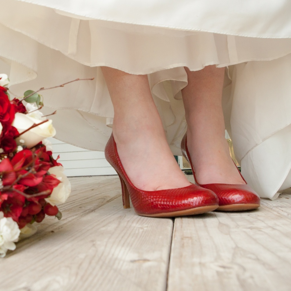 Gorgeous Dark Red Gianni Bini Heels